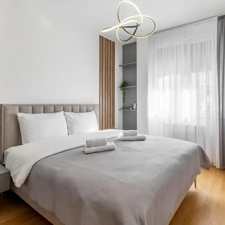 アパート Premier Nova With Free Parking ノヴィ・サド