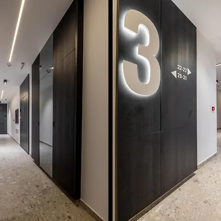 Premier Nova With Free Parking *