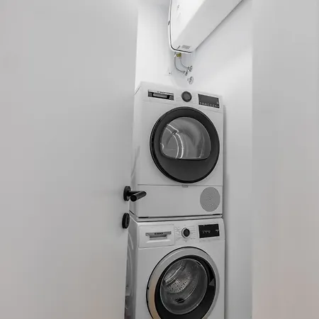 Premier Nova With Free Parking