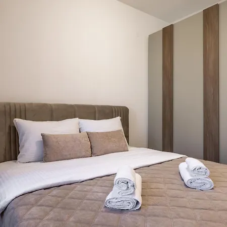 Premier Nova With Free Parking *