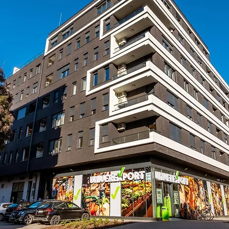 Premier Nova With Free Parking * ノヴィ・サド